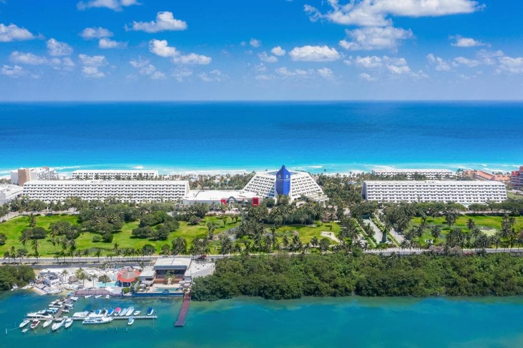 The Pyramid at Grand Cancun by Oasis - 4