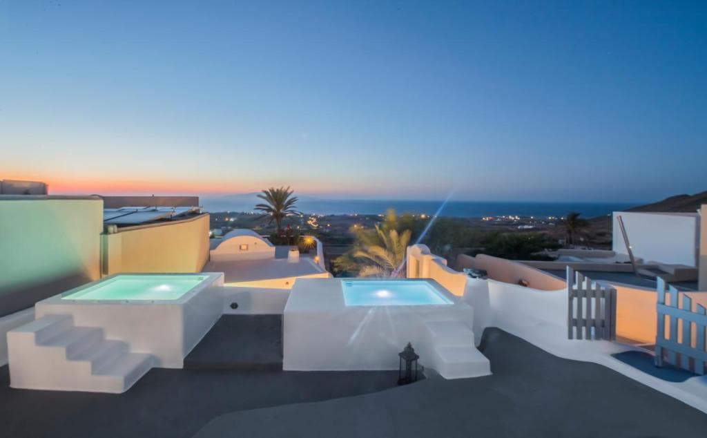 Aqua Serenity Santorini Luxury Suites - 1