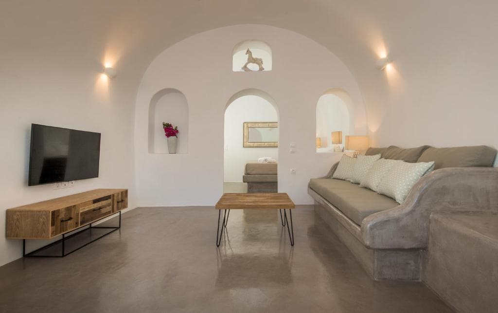Aqua Serenity Santorini Luxury Suites - 10