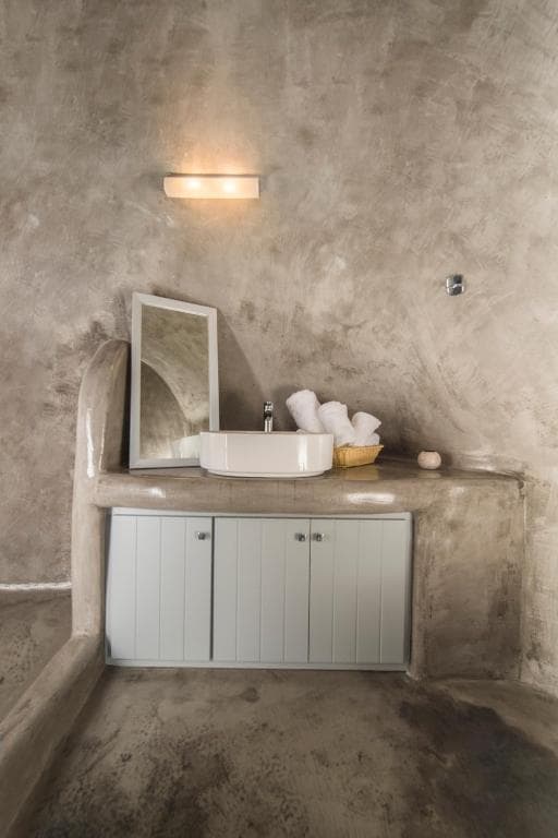 Aqua Serenity Santorini Luxury Suites - 11