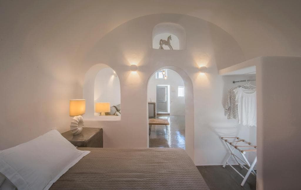 Aqua Serenity Santorini Luxury Suites - 12