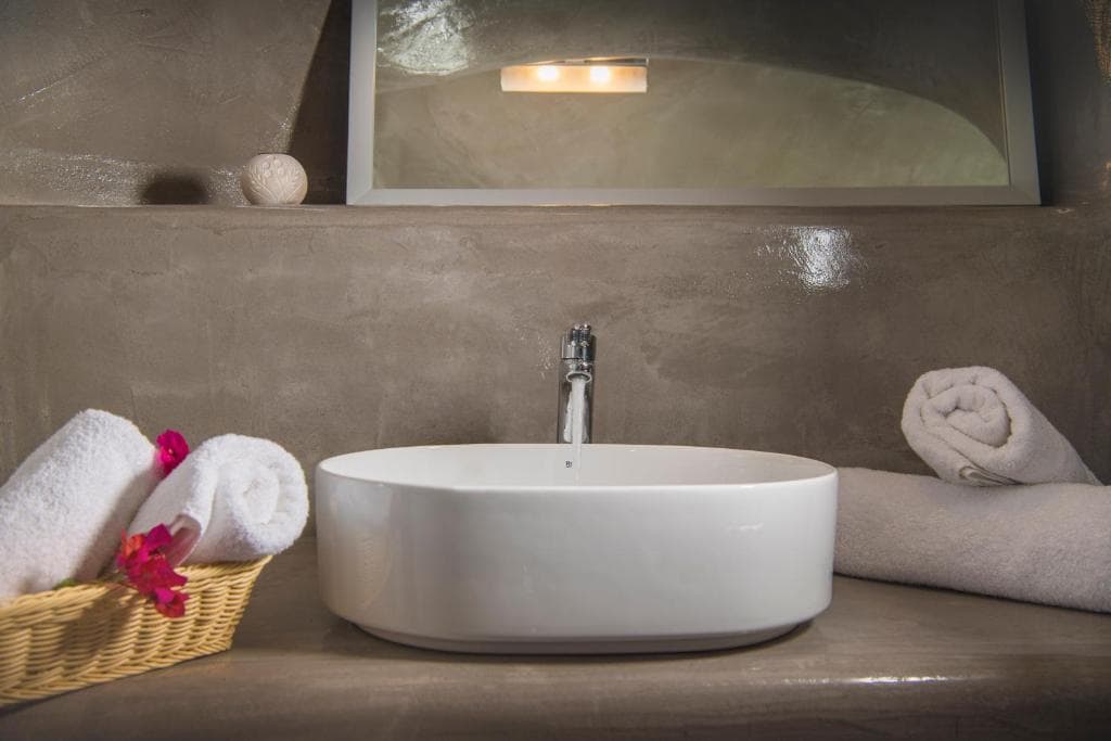 Aqua Serenity Santorini Luxury Suites - 22