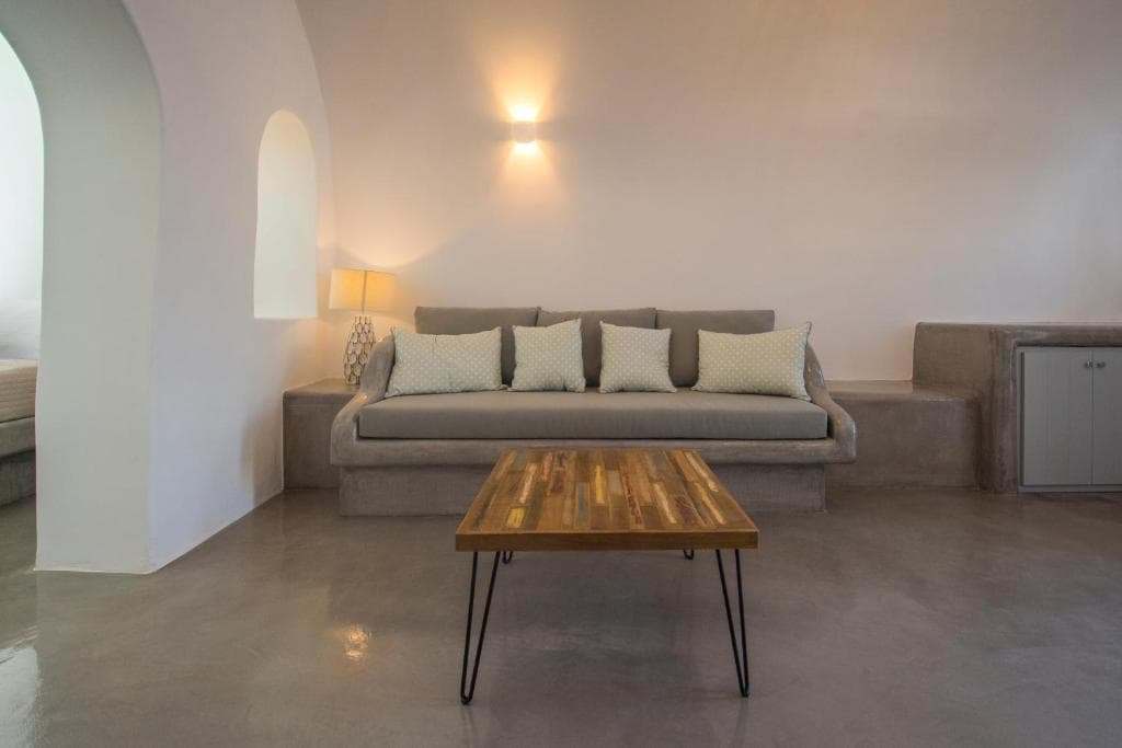 Aqua Serenity Santorini Luxury Suites - 23