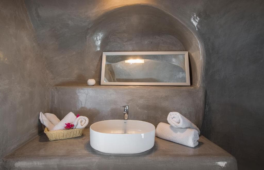 Aqua Serenity Santorini Luxury Suites - 27