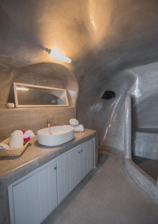 Aqua Serenity Santorini Luxury Suites - 41
