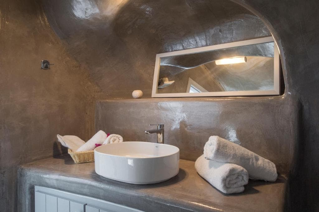 Aqua Serenity Santorini Luxury Suites - 44
