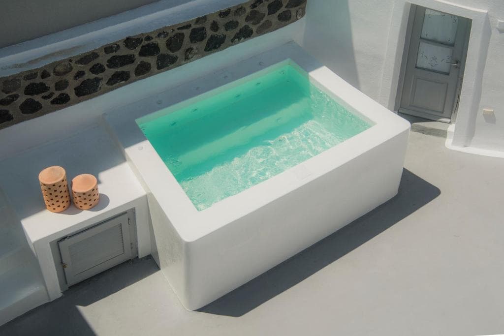 Aqua Serenity Santorini Luxury Suites - 8