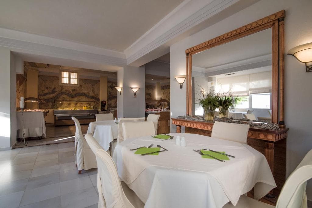 Antinea Suites and Spa - 40