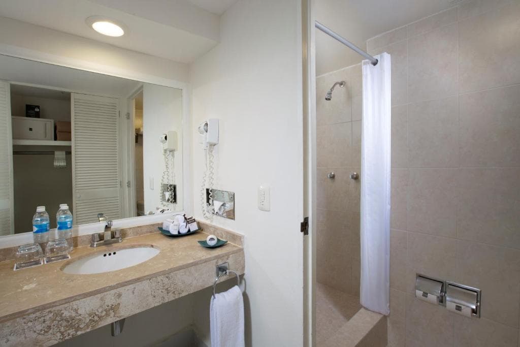 Grand Oasis Palm - 40