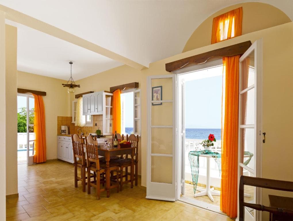 Dolphins Apartments - 32