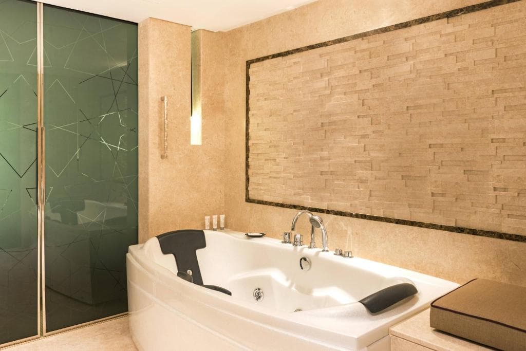 Le Meridien Dubai Hotel & Conference Centre - 30