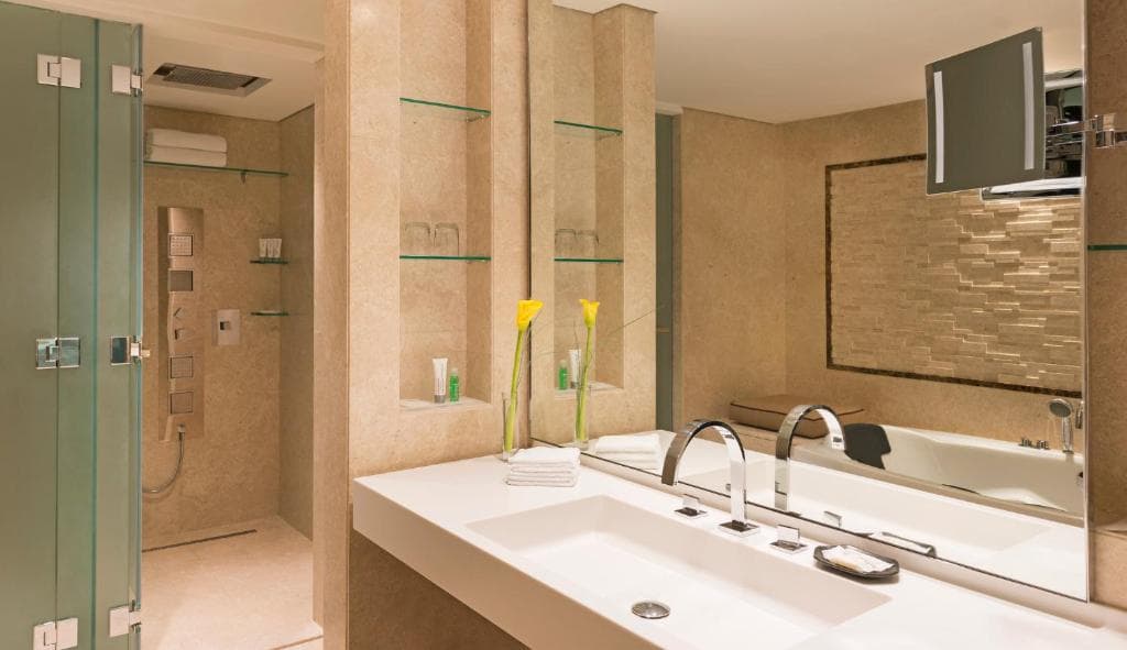 Le Meridien Dubai Hotel & Conference Centre - 28
