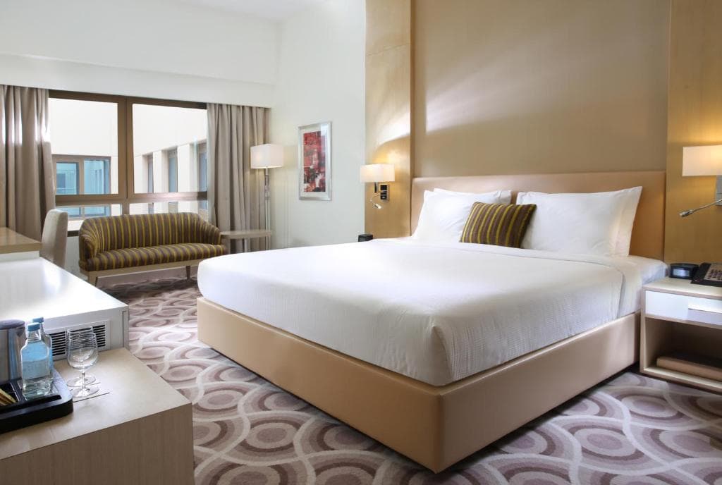 Metropolitan Hotel Dubai - 7