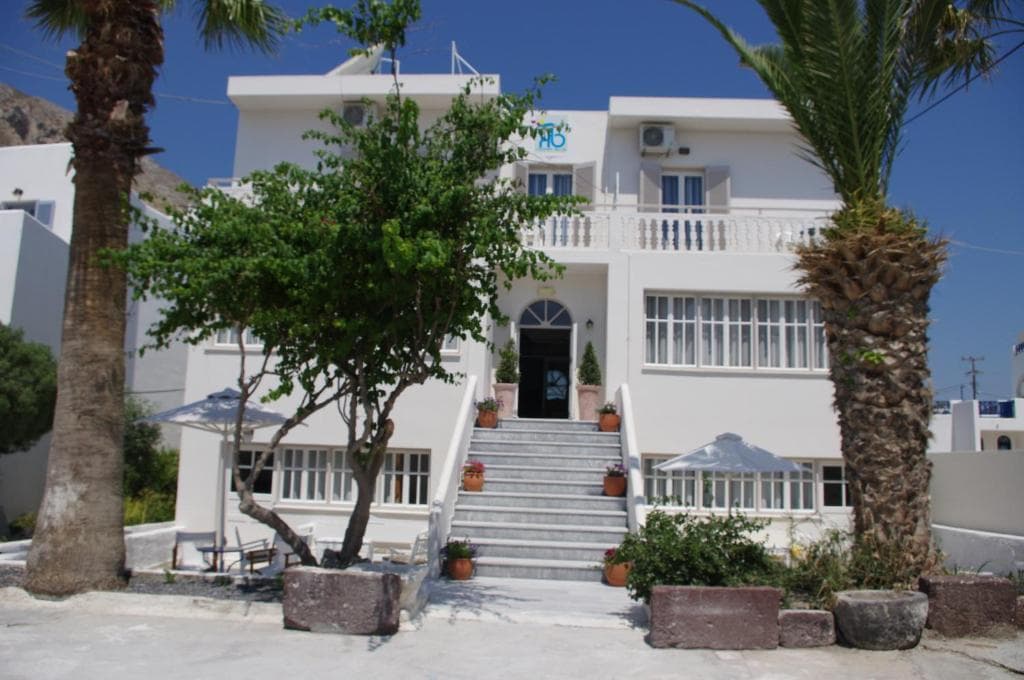 Kamari Blu Boutique Hotel - 1