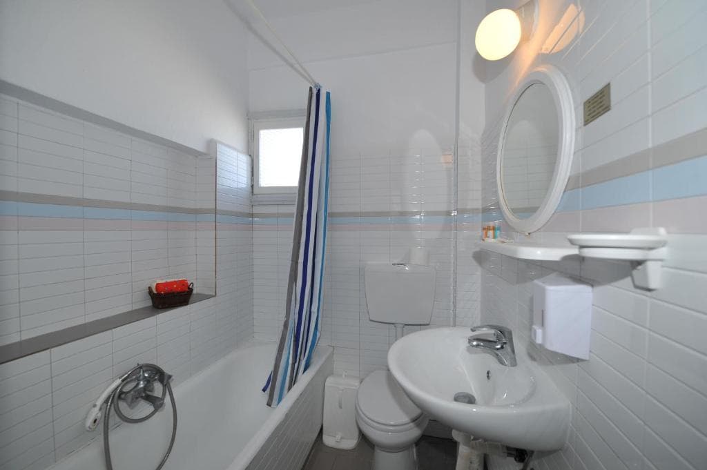 King Thiras Hotel - 7