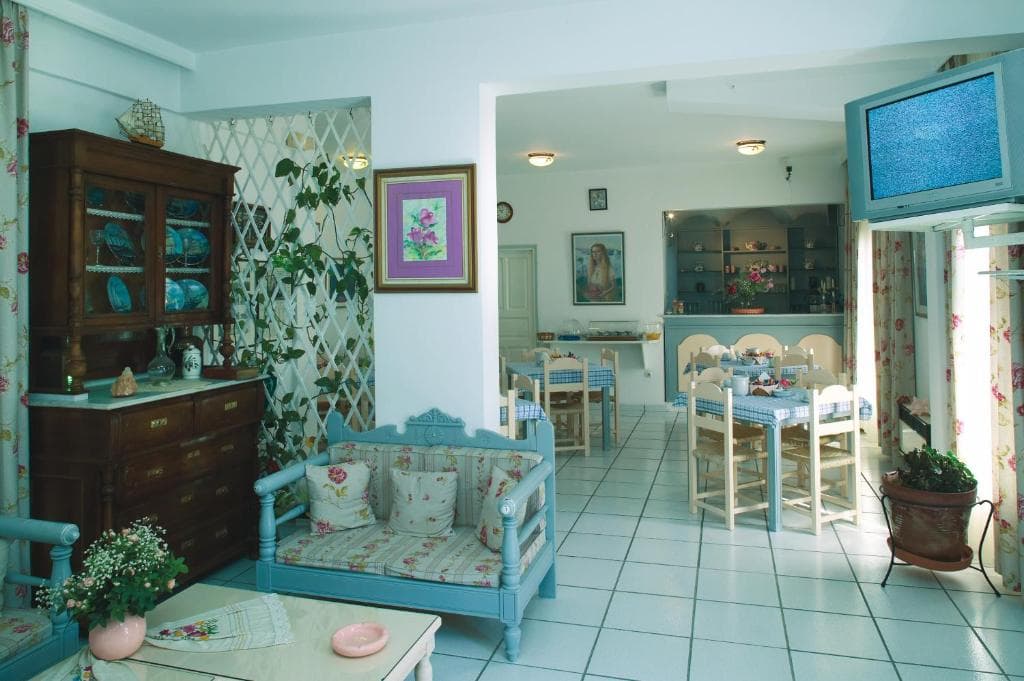 King Thiras Hotel - 11