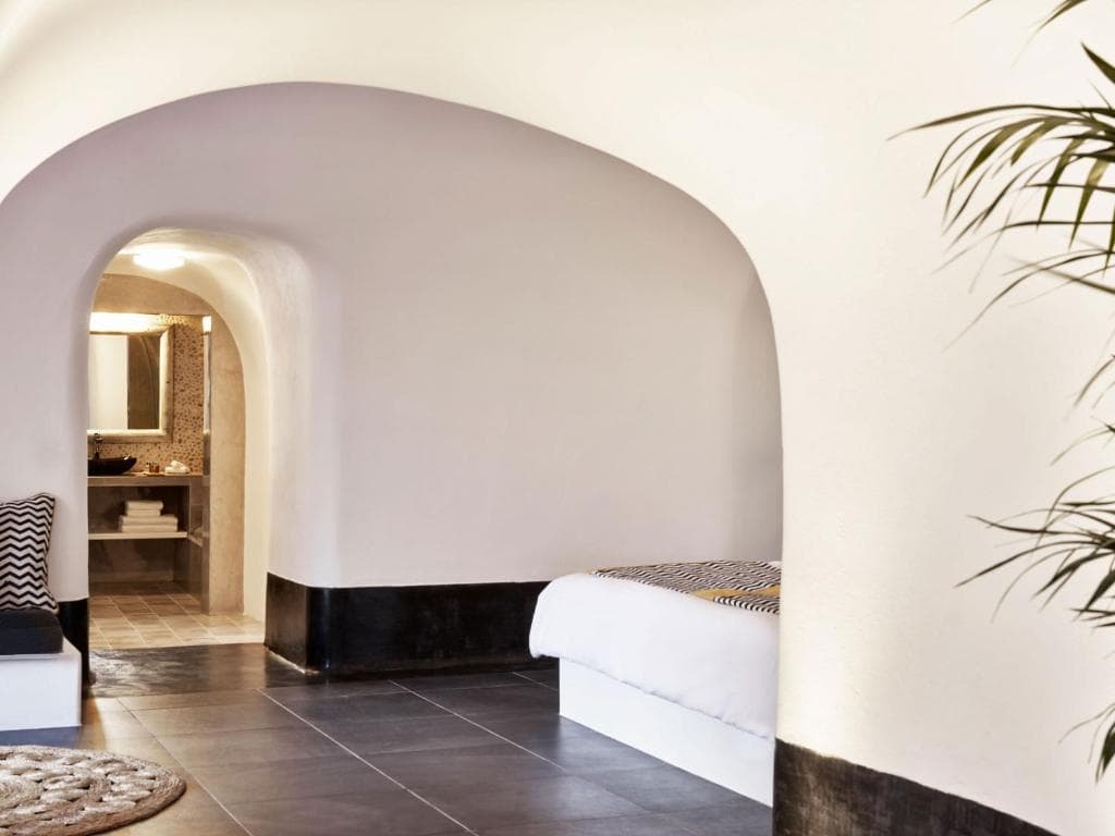 San Antonio Luxury Hotel and Suites - 13
