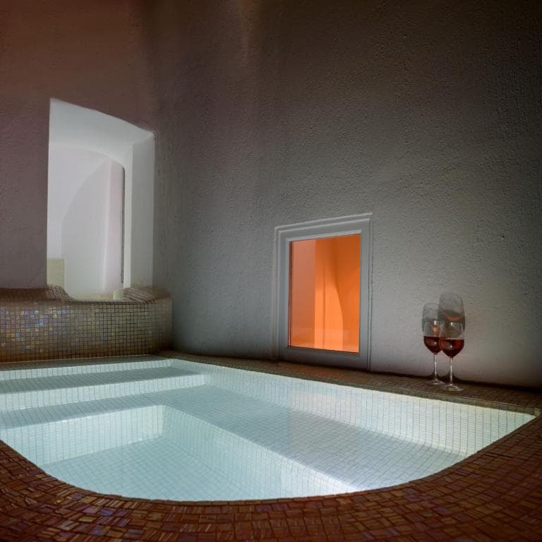 Nefeles Luxury Suites - 36