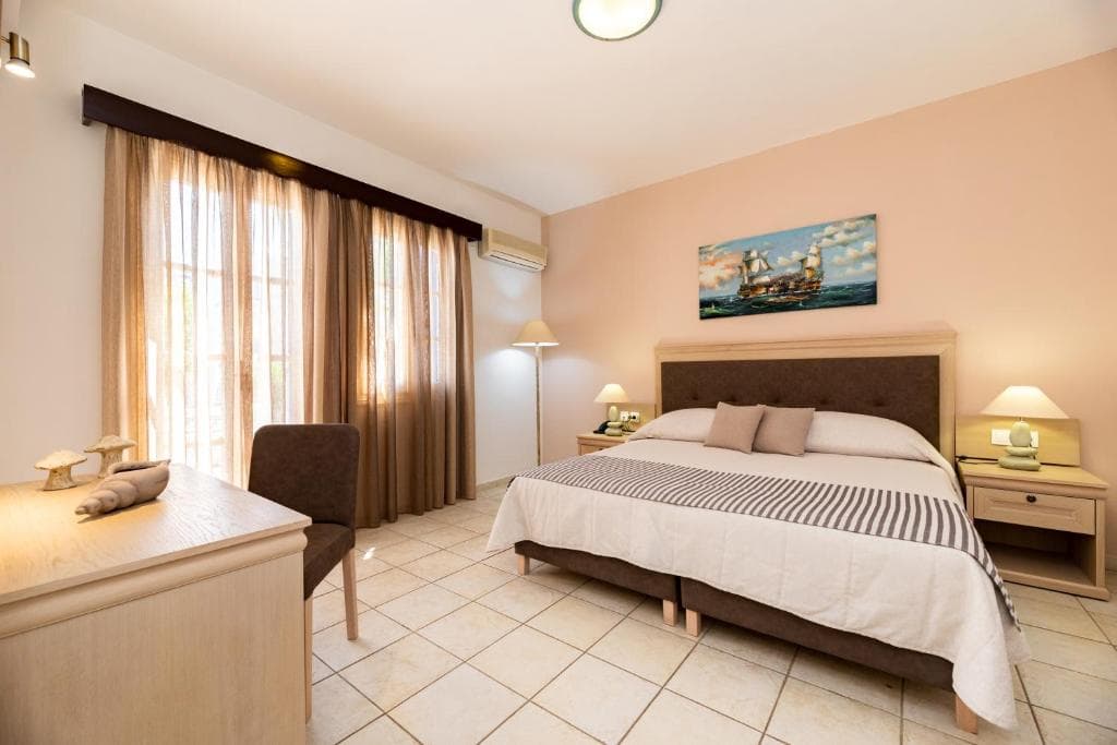 Scorpios Beach Hotel - 5