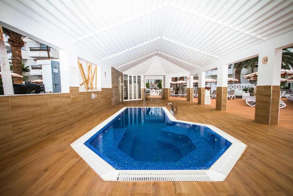 Servatur Waikiki - 12