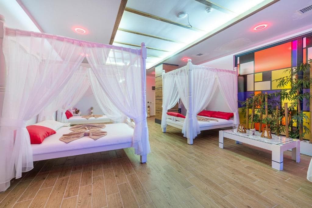 Lonicera Premium Hotel - 9