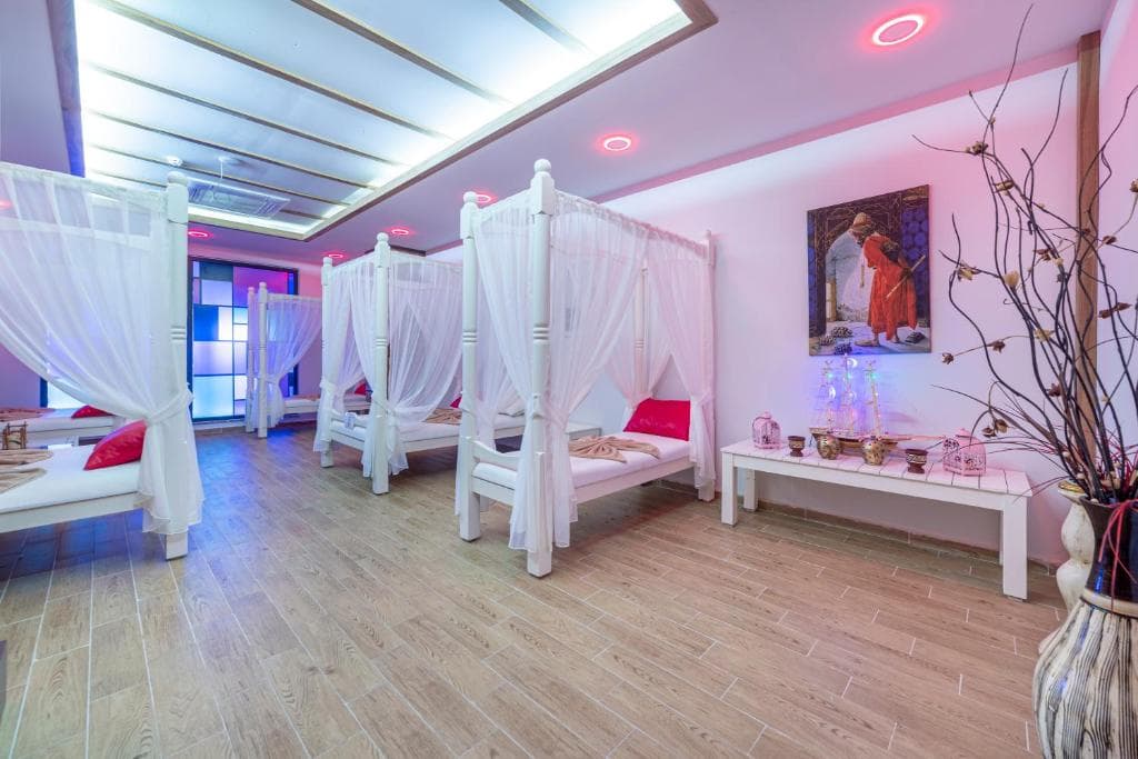 Lonicera Premium Hotel - 10