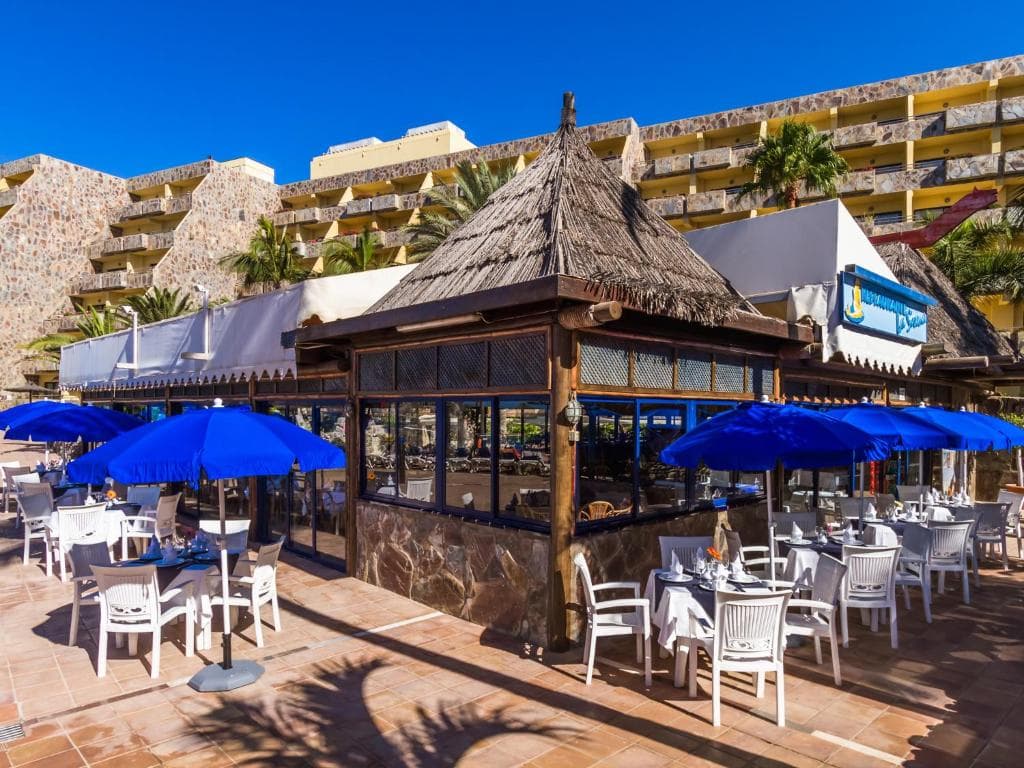 Hotel BlueBay Beach Club - 11