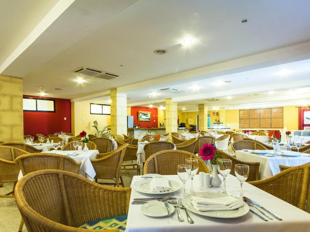 Hotel BlueBay Beach Club - 17