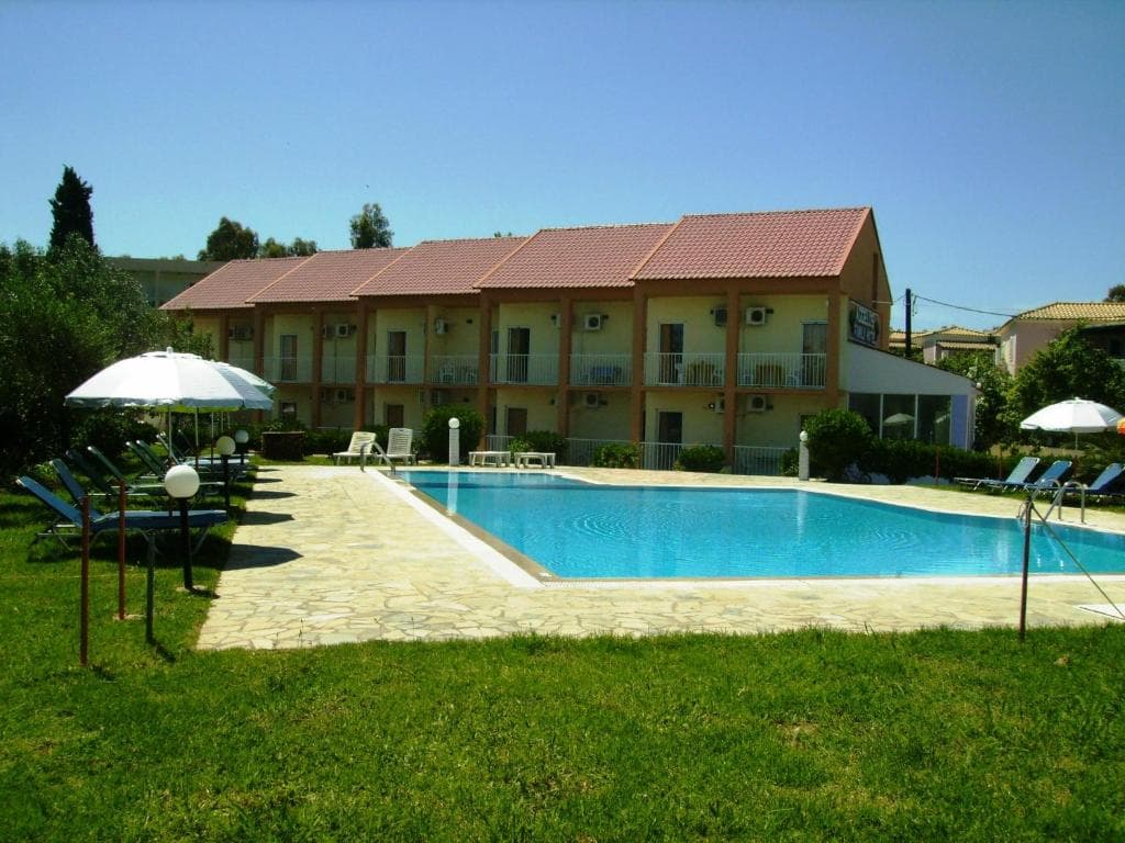 Aggelos Family Hotel - 1
