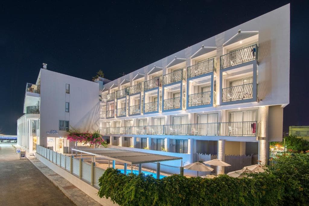 Alia Beach Hotel - 1