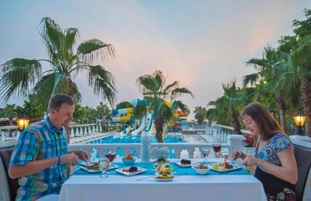 Meridia Beach Hotel - 13