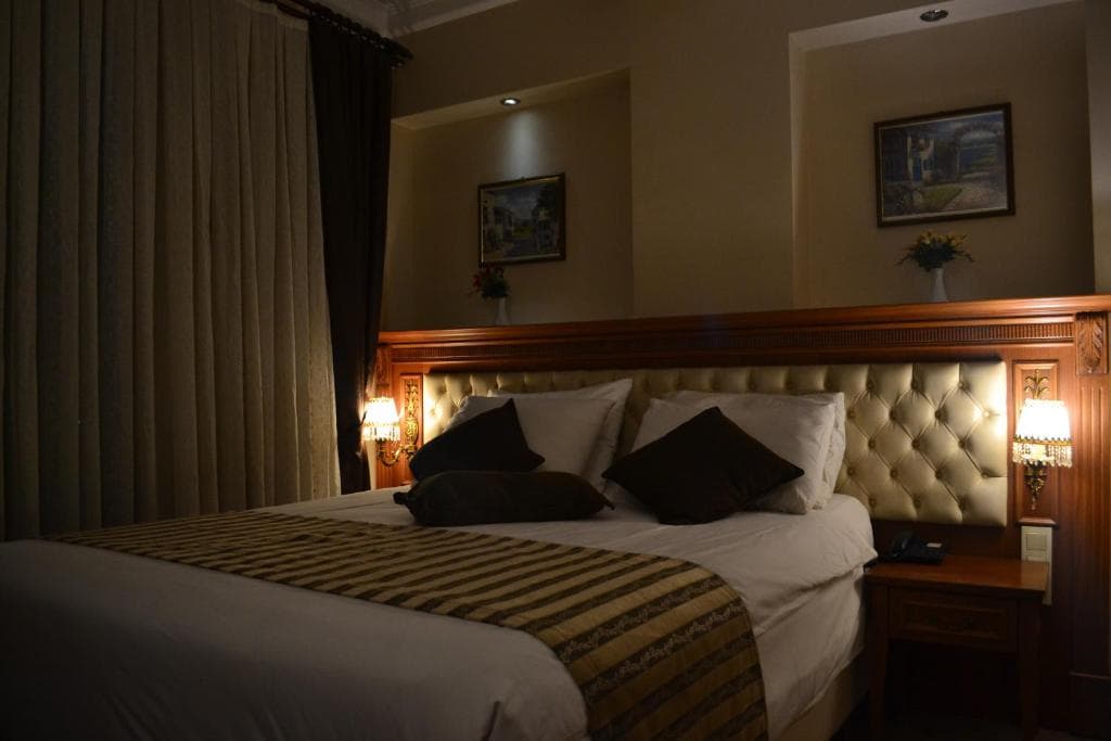 Seven Days Hotel - 40