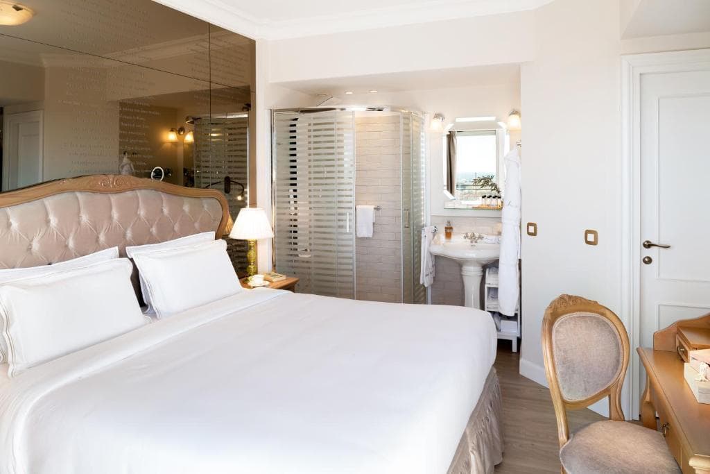 Legacy Gastro Suites - 22