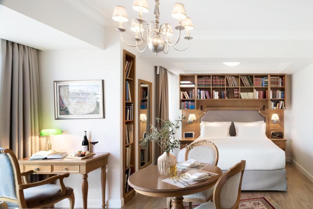 Legacy Gastro Suites - 7