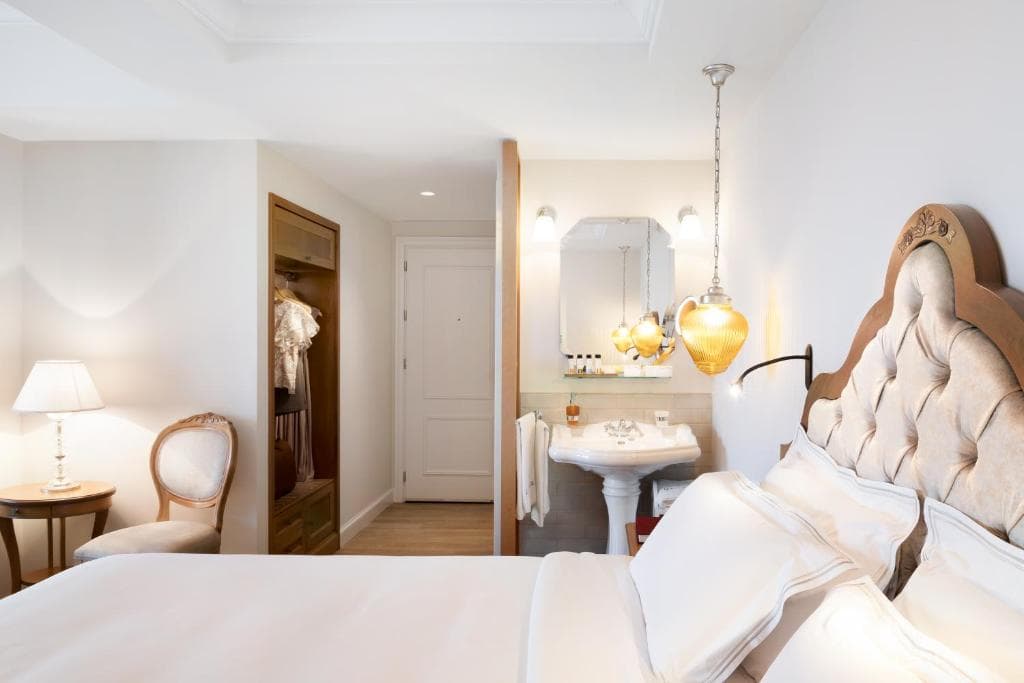 Legacy Gastro Suites - 21