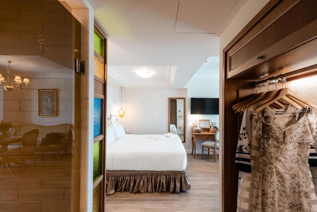 Legacy Gastro Suites - 20