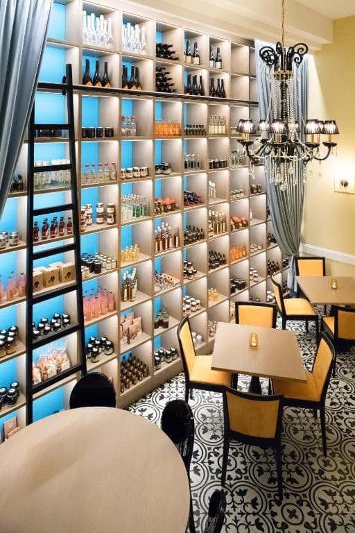 Legacy Gastro Suites - 30