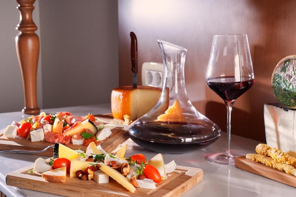 Legacy Gastro Suites - 38