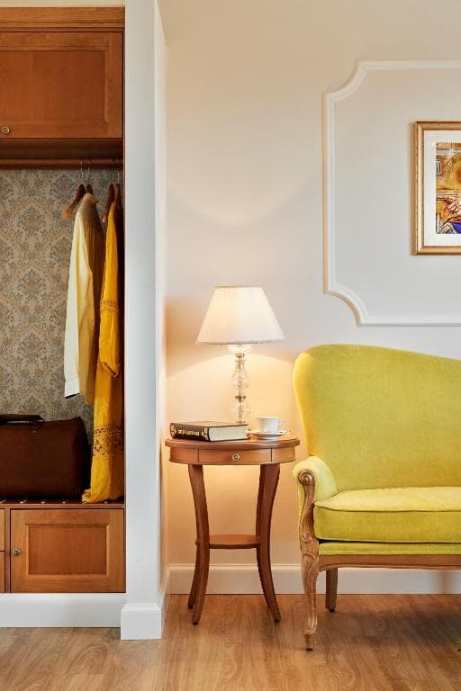 Legacy Gastro Suites - 11