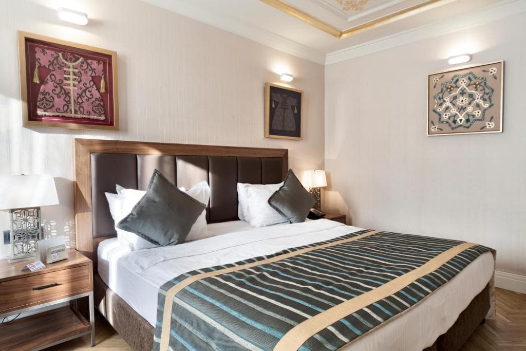 Golden Age Hotel - 10