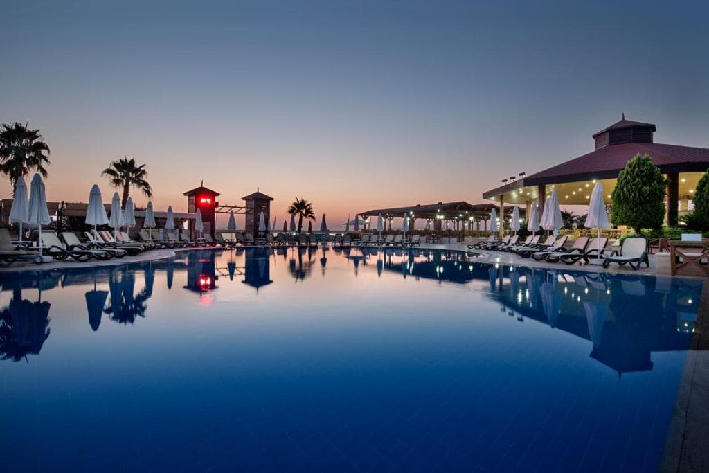 Crystal Flora Beach Resort - 4