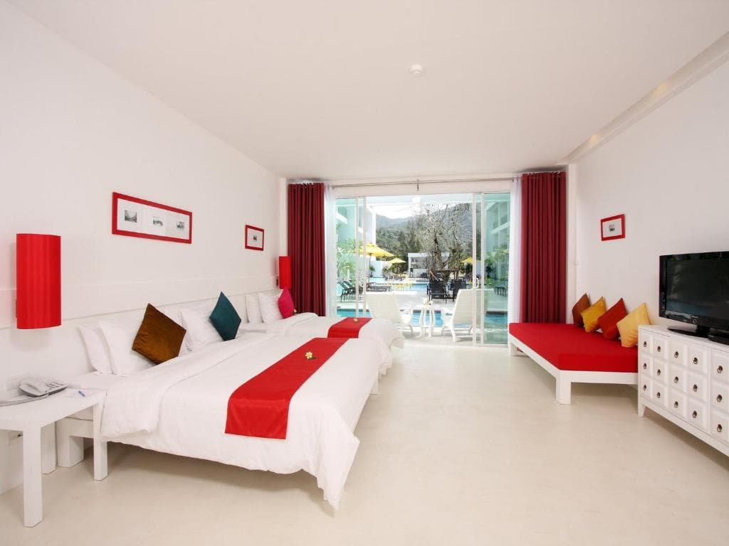 The Old Phuket - Karon Beach Resort - 43
