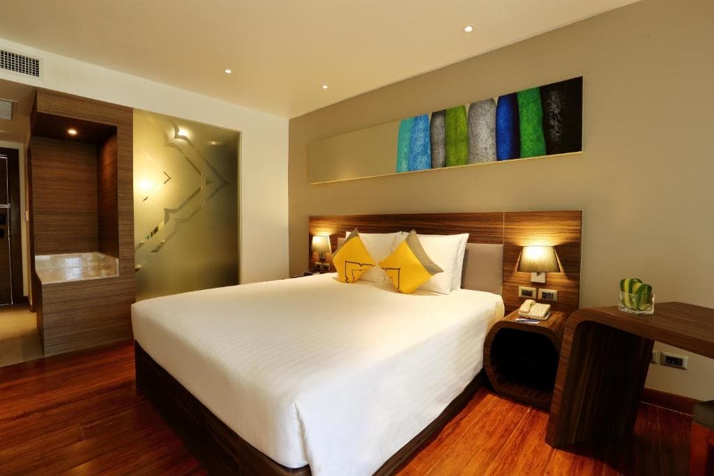 Holiday Inn Phuket Karon Beach Resort - 19