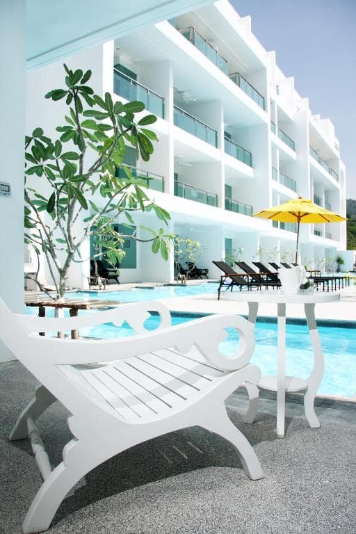 The Old Phuket - Karon Beach Resort - 8
