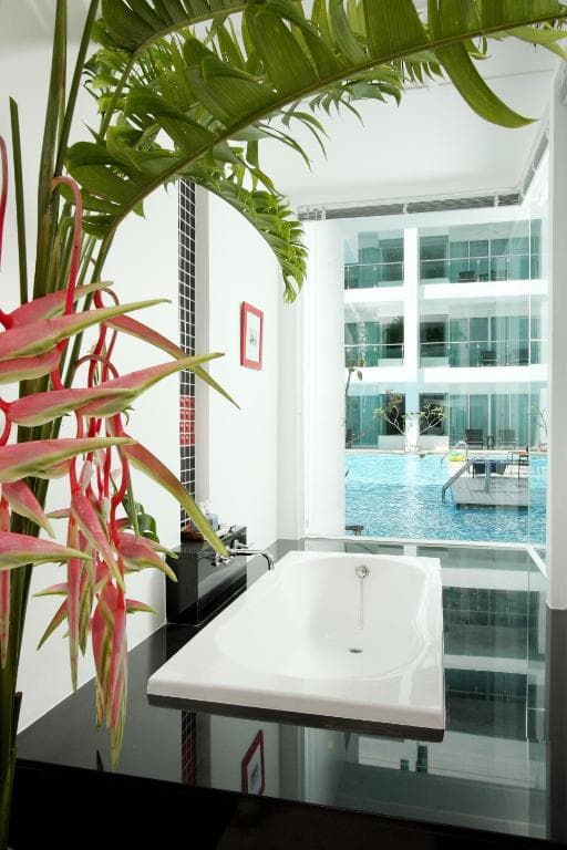The Old Phuket - Karon Beach Resort - 36