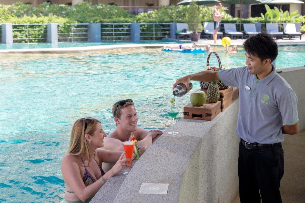 Hotel Andaman Embrace Patong - 6