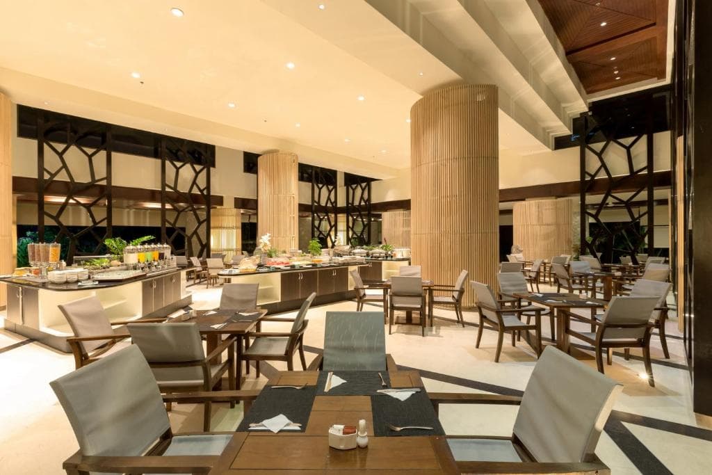 Hotel Andaman Embrace Patong - 36