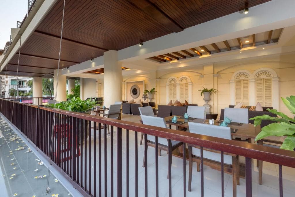 Hotel Andaman Embrace Patong - 44