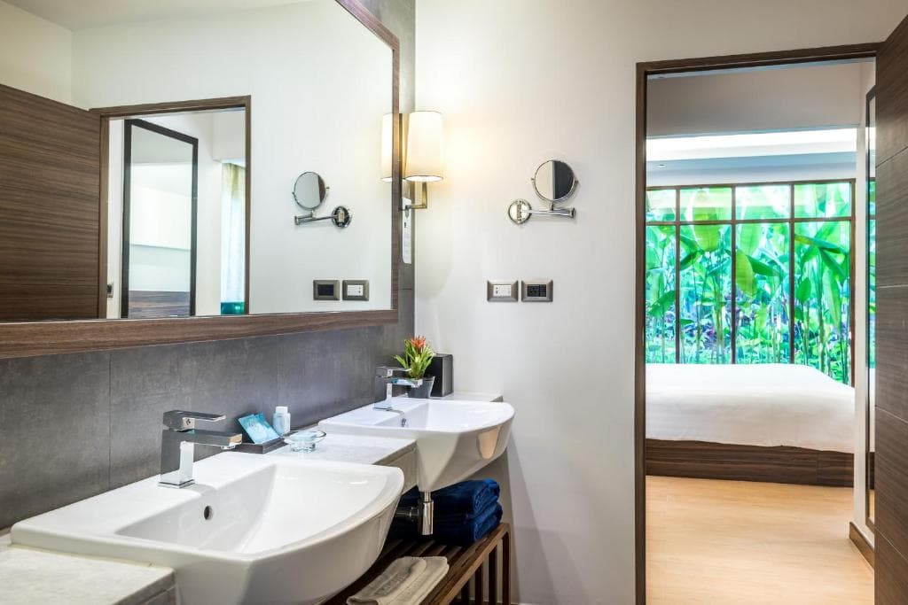 Holiday Inn Phuket Karon Beach Resort - 42