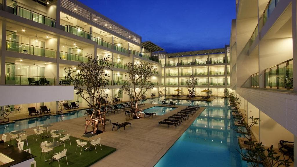 The Old Phuket - Karon Beach Resort - 4